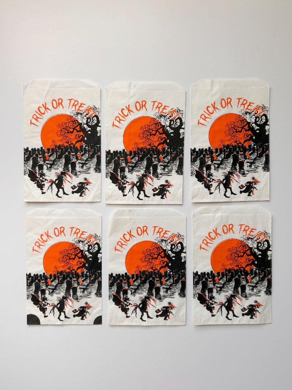Vintage Halloween Candy Trick-Or-Treat Paper Bags (6)